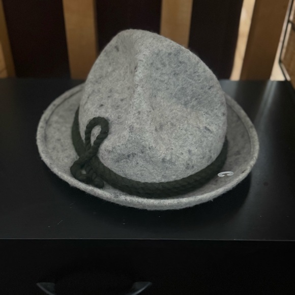 NWOT Oktoberfest Bavarian German Hat with Dark Green Rope Band Size 56 (small) - Picture 2 of 4